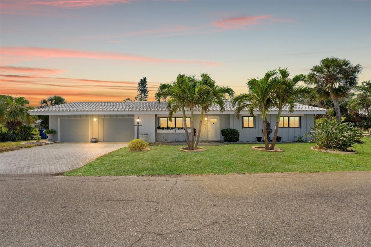 636 Tarawitt Dr., Longboat Key, FL 34228