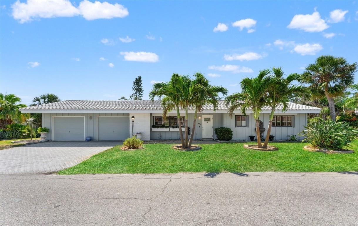 636 Tarawitt Dr., Longboat Key, FL 34228