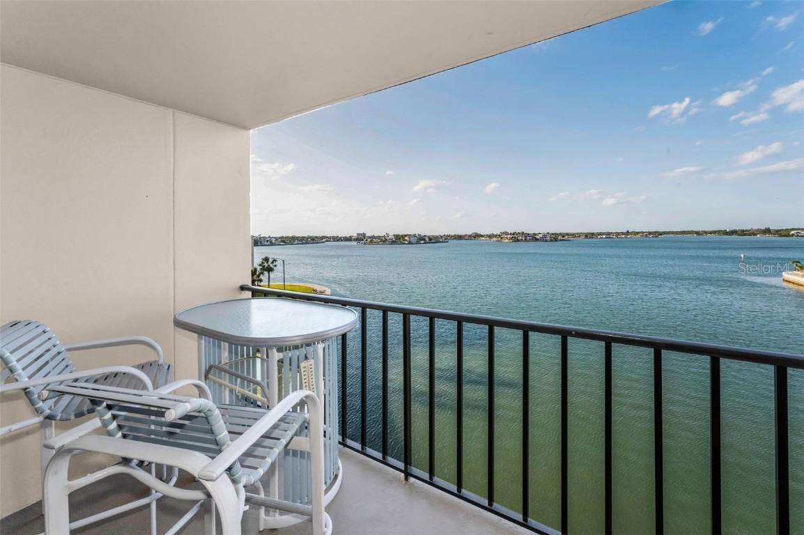 7700 Sun Island Dr. #404, South Pasadena, FL 33707