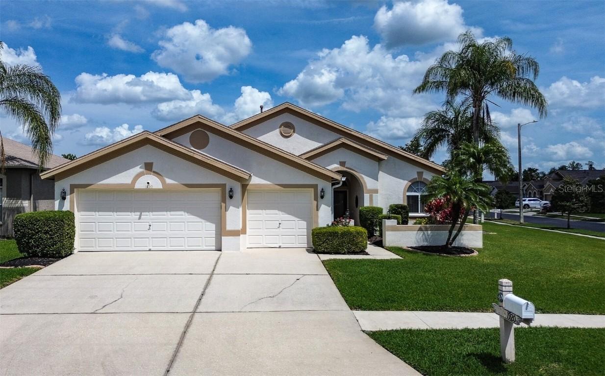 1920 Folkstone Pl., Wesley Chapel, FL 33543