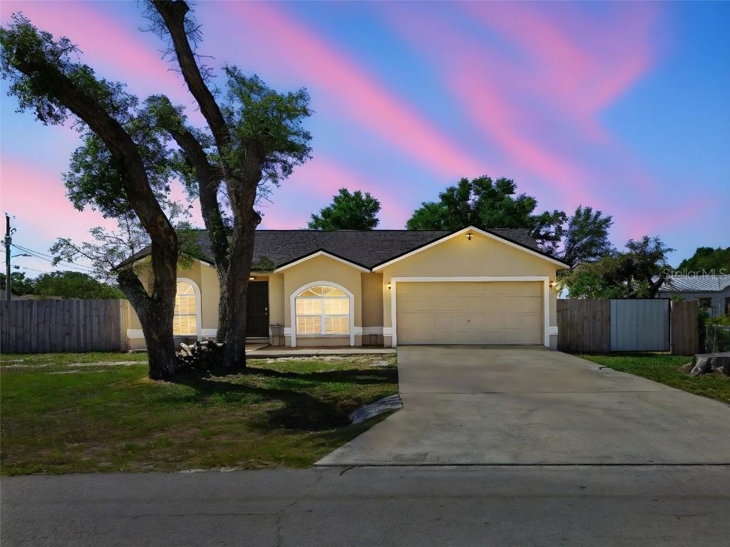 4889 Myrtle View Dr., Mulberry, FL 33860