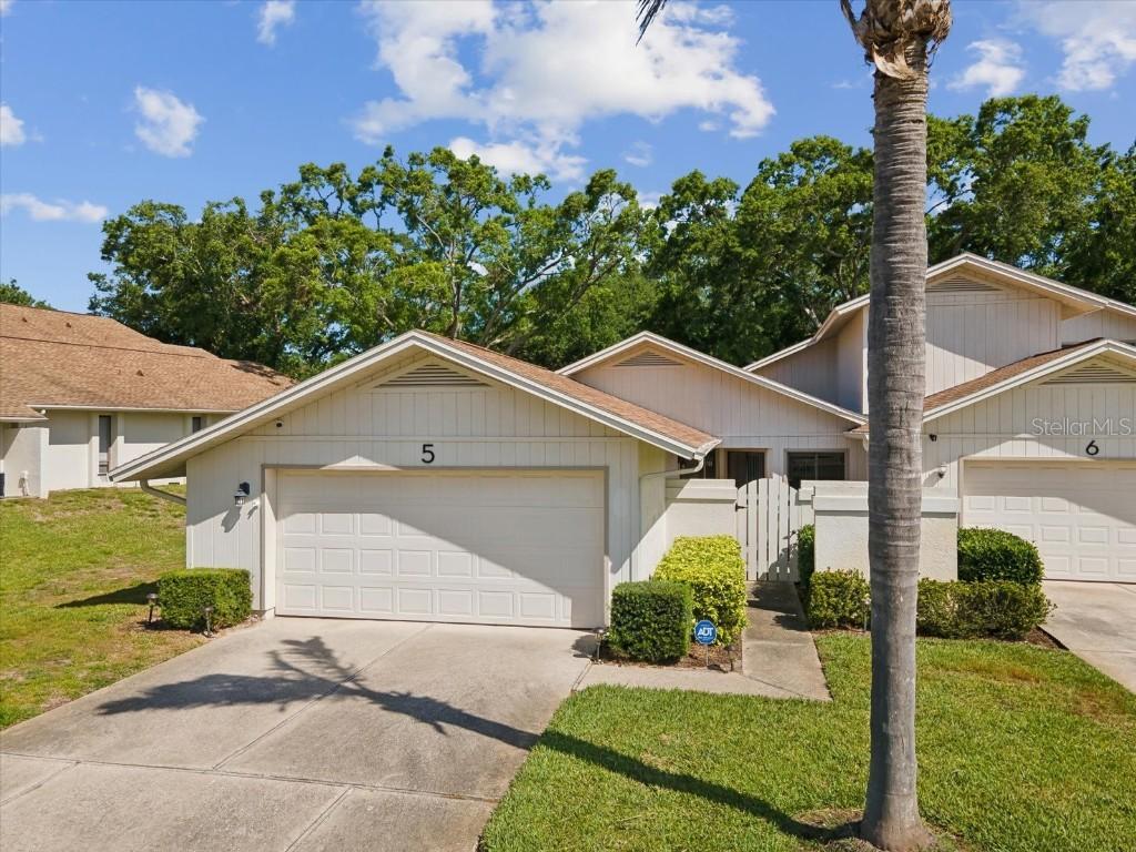 456 Lakeview Dr. #5, Palm Harbor, FL 34683