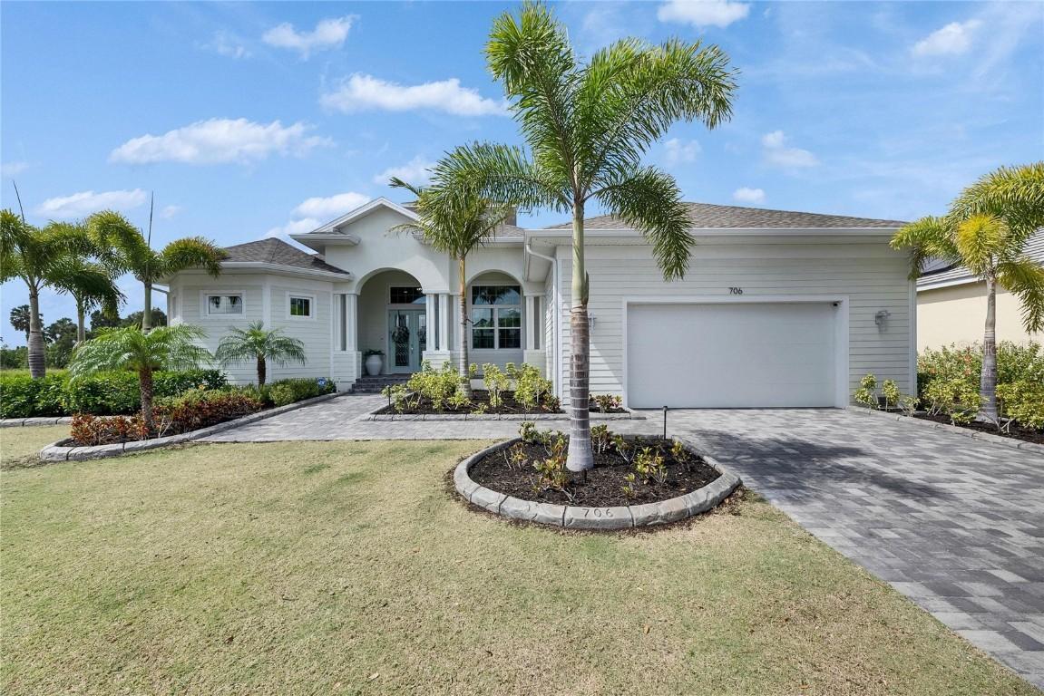 706 Manns Harbor Dr., Apollo Beach, FL 33572