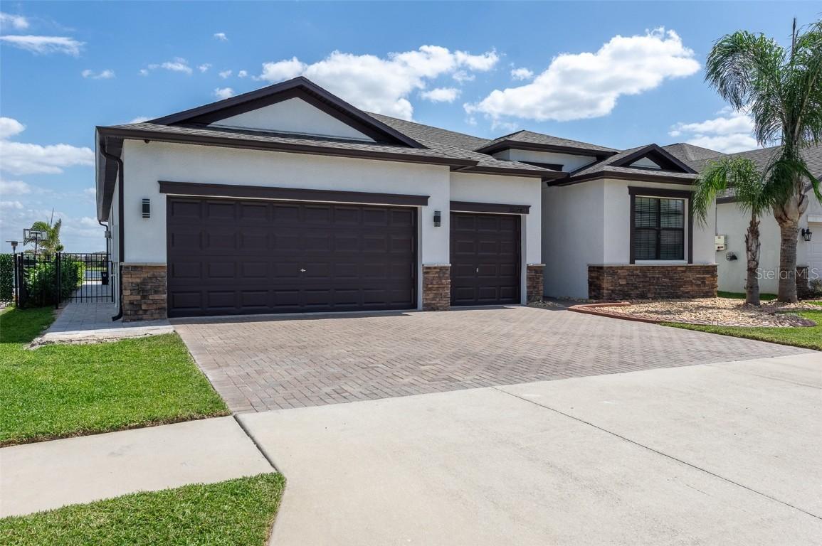 10008 Celtic Ash Dr., Ruskin, FL 33573