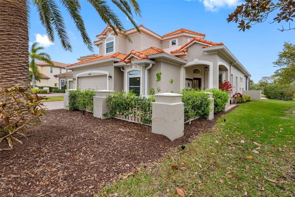 9897 Sago Point Dr., Seminole, FL 33777