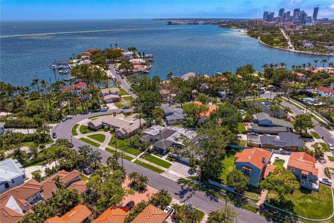 720 Brightwaters Blvd., St Petersburg, FL 33704