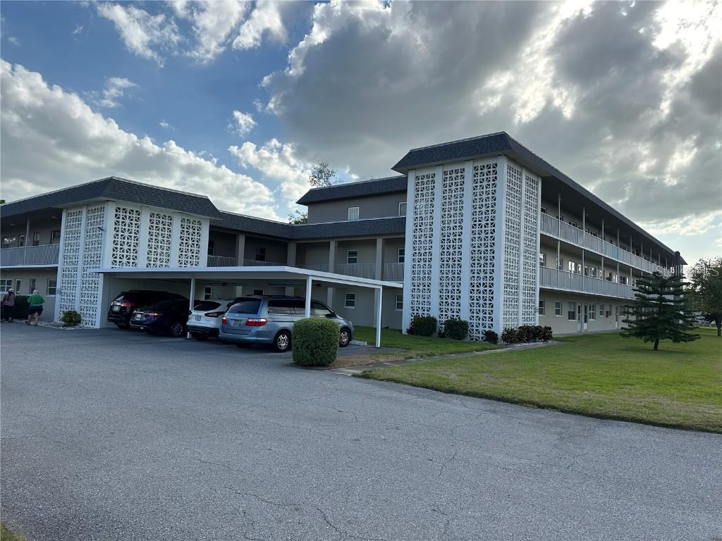 1220 57th St. #204C, St Petersburg, FL 33710