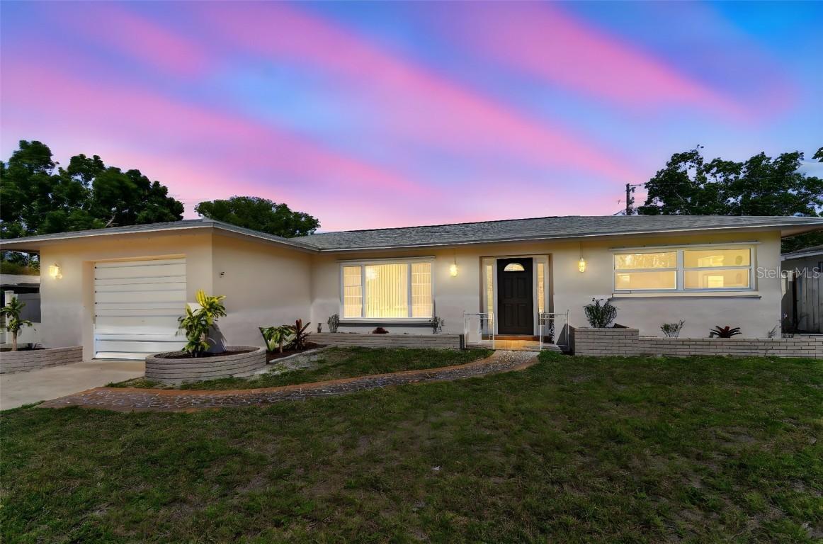 2189 Pine Ridge Dr., Clearwater, FL 33763