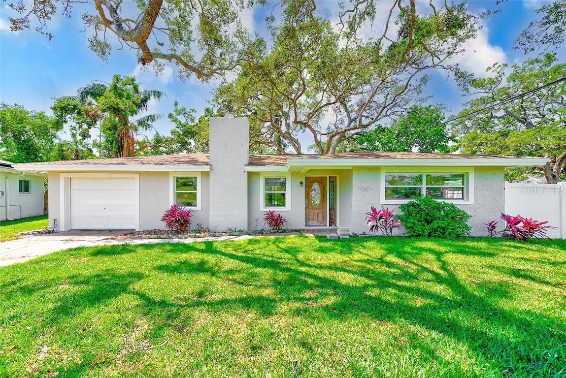 3572 Pocahontas Dr., Largo, FL 33774