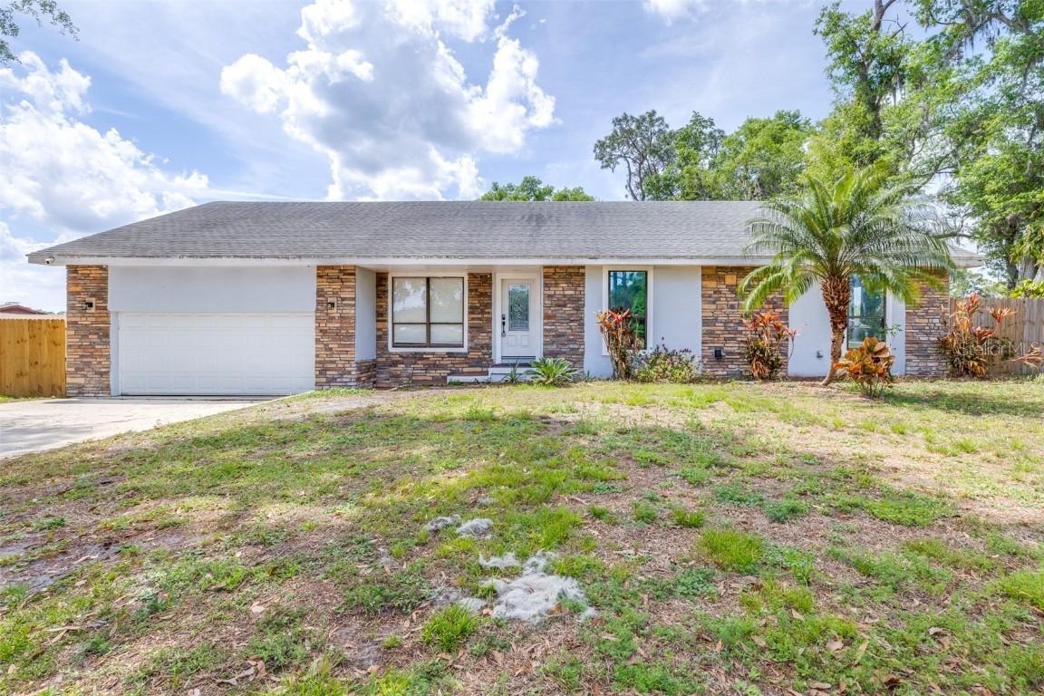 7220 Pinehaven Dr., Lakeland, FL 33810