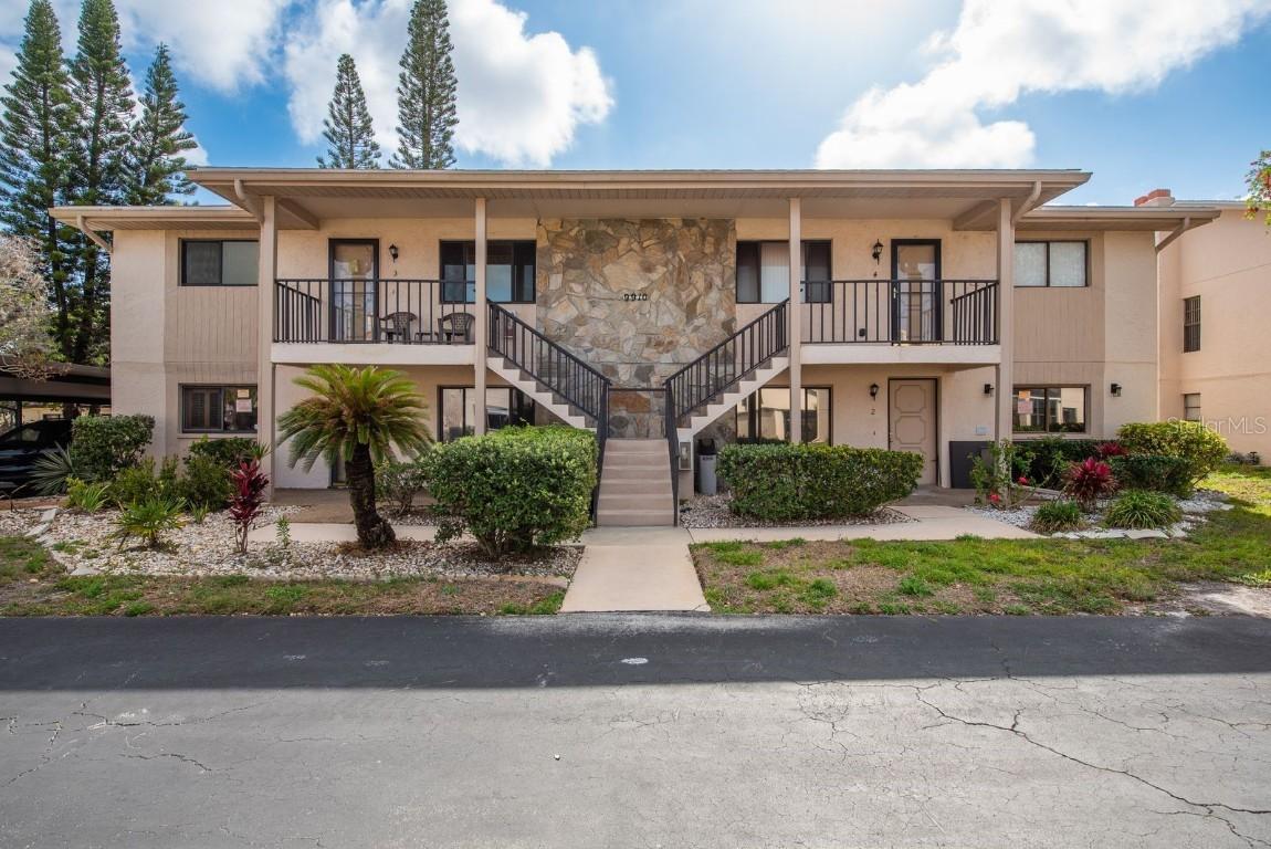 9910 Eagles Point Cir. #3, Port Richey, FL 34668