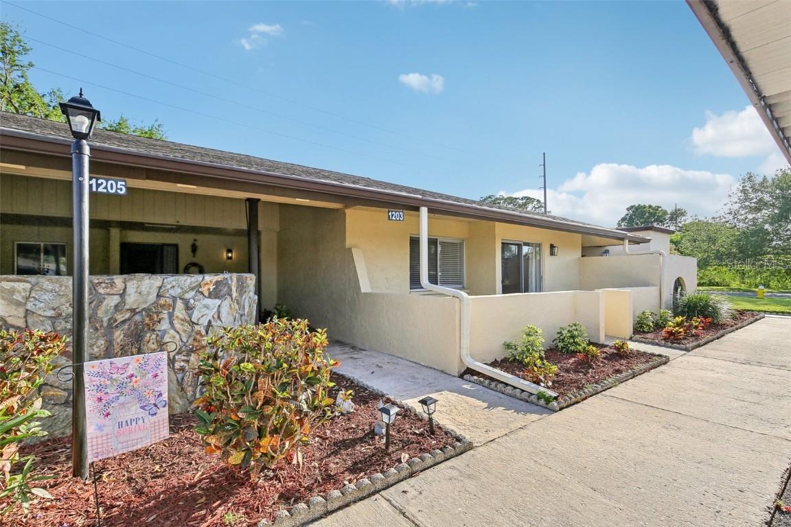 1203 16th Cir., Largo, FL 33771