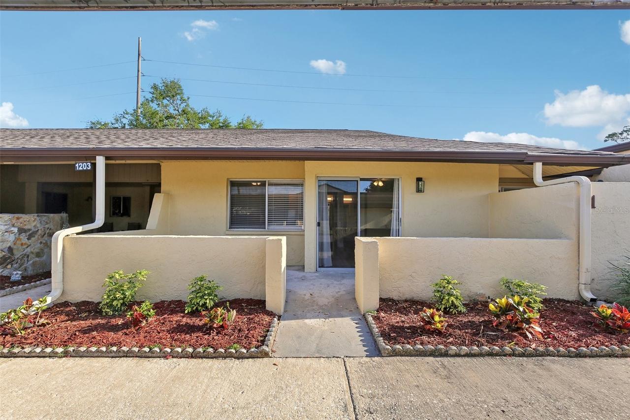 1203 16th Cir., Largo, FL 33771
