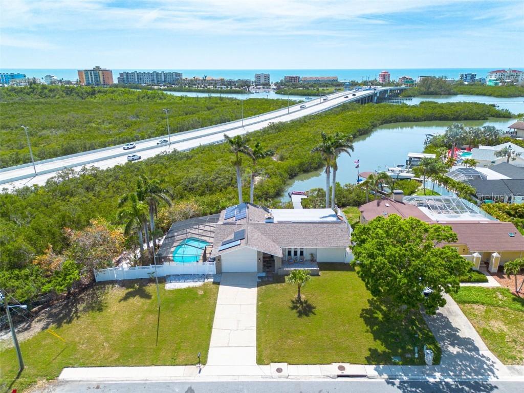 7906 Bayshore Dr., Seminole, FL 33776