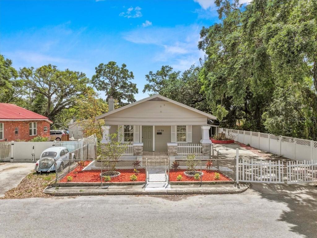 1209 E 29th Ave., Tampa, FL 33605