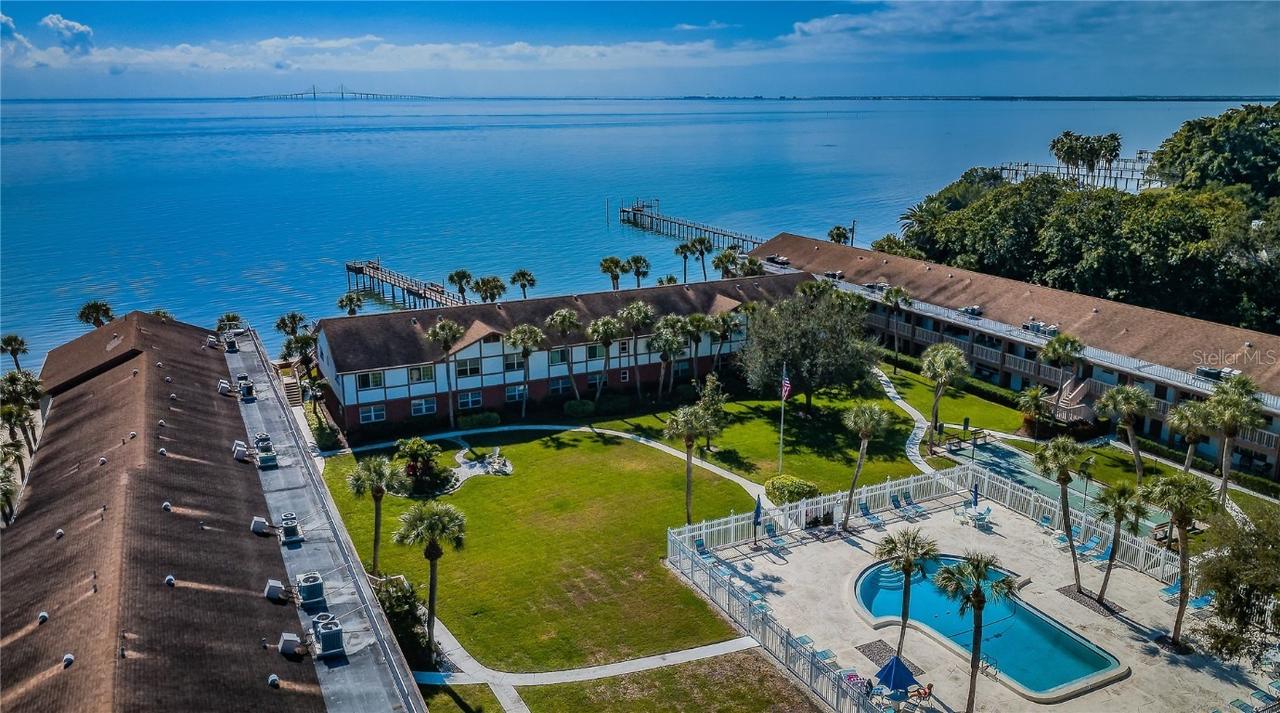 650 Pinellas Point Dr. #216, St Petersburg, FL 33705