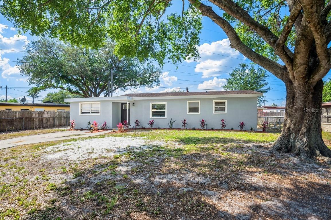 1037 Waynesville Ave., Lakeland, FL 33801