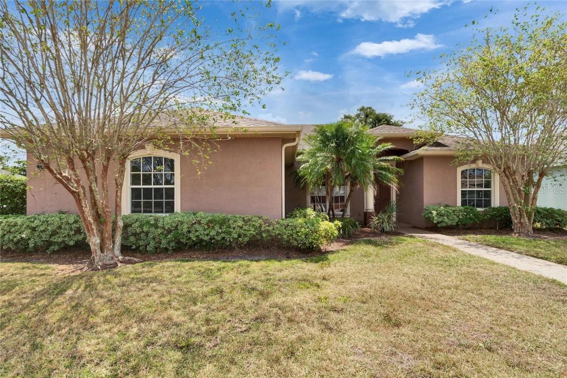 1742 Oakwood Estates Dr., Plant City, FL 33563