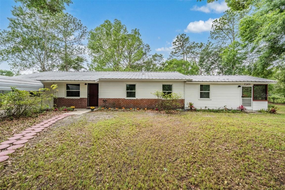 7249 Berry Rd., Zephyrhills, FL 33540