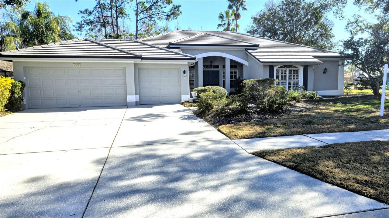 1003 Berkshire Ln., Tarpon Springs, FL 34688