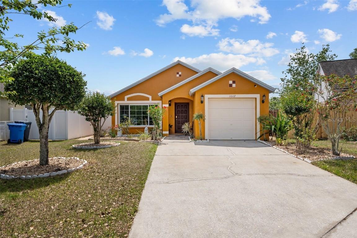 1607 Tropicana Way, Valrico, FL 33594