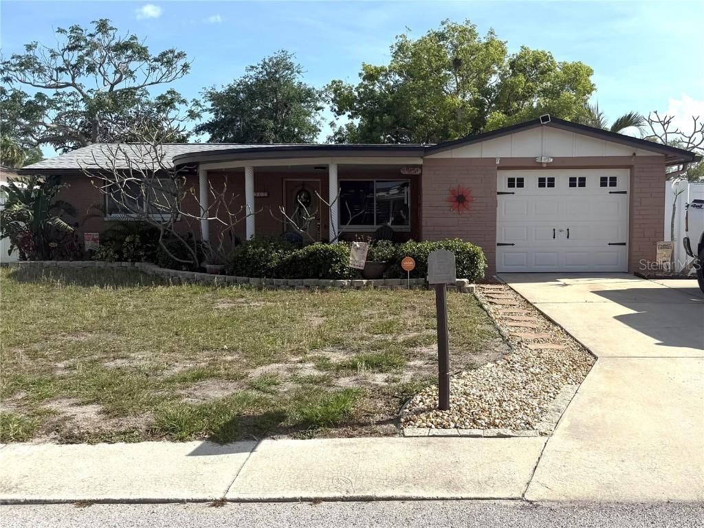 3302 Eisenhower Dr., Holiday, FL 34691