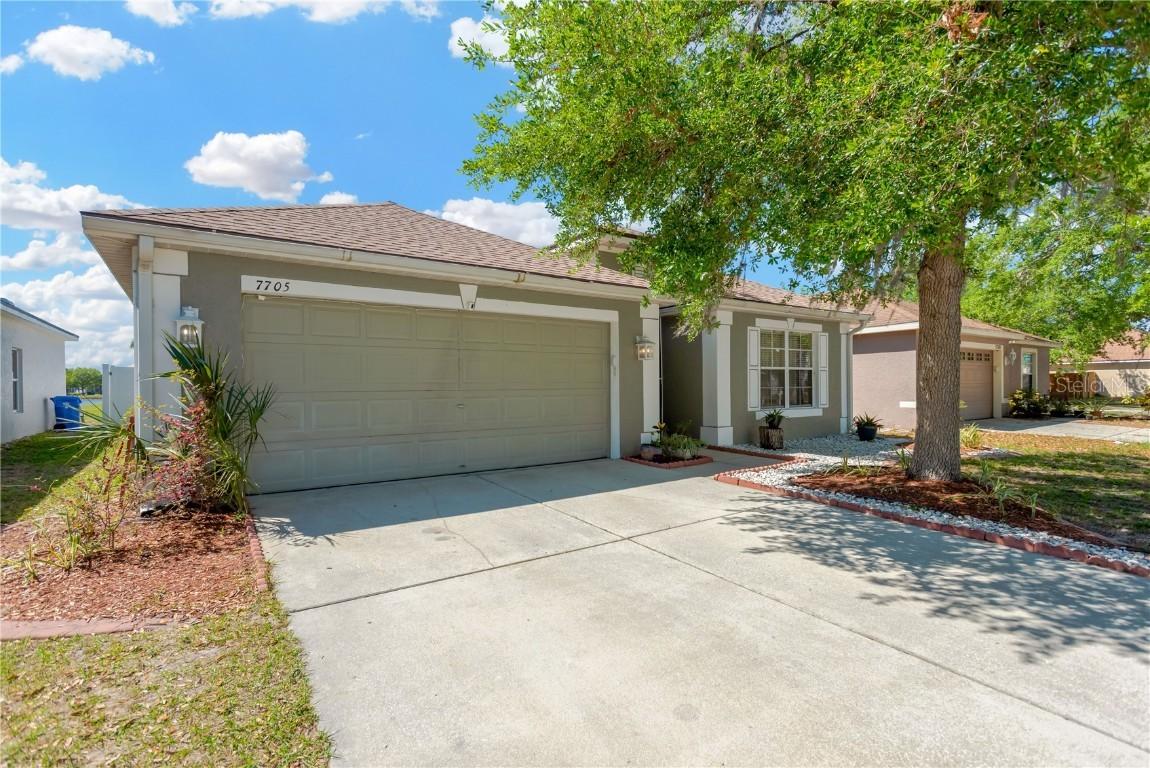 7705 Dragon Fly Loop, Gibsonton, FL 33534