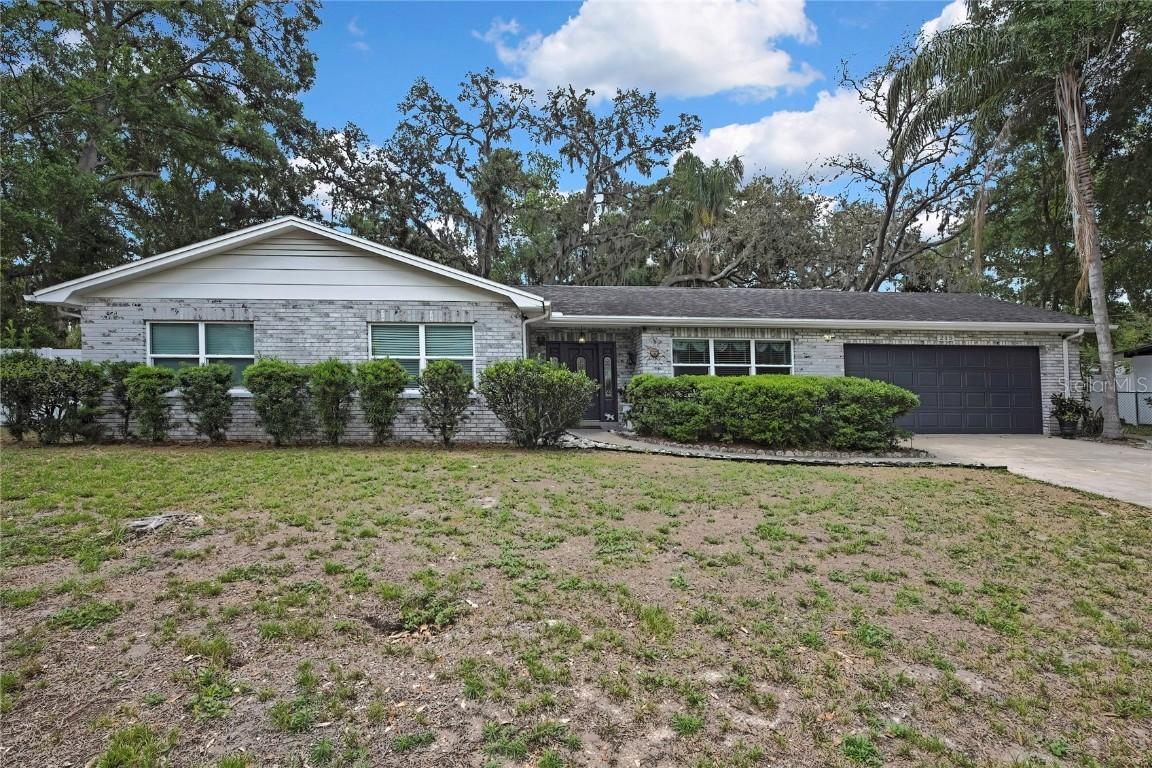 215 Deer Park Ave., Temple Terrace, FL 33617