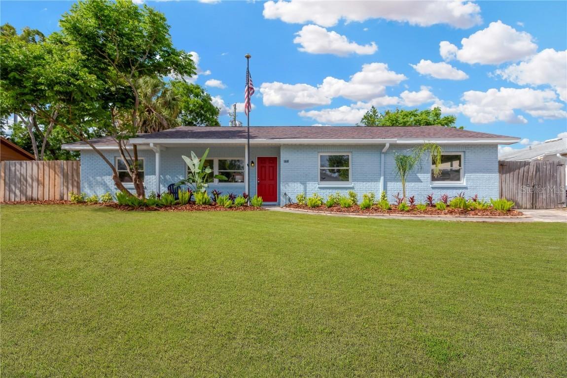 1008 Greenbriar Dr., Brandon, FL 33511