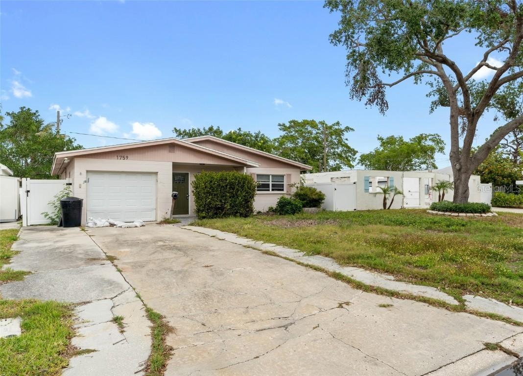 1759 Massachusetts Ave., St Petersburg, FL 33703