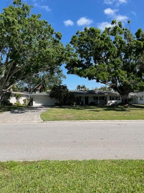 568 W Davis Blvd., Tampa, FL 33606