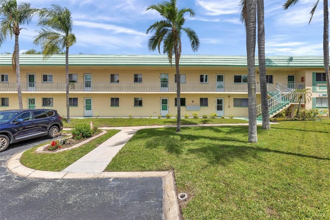 2005 Greenbriar Blvd. #7, Clearwater, FL 33763