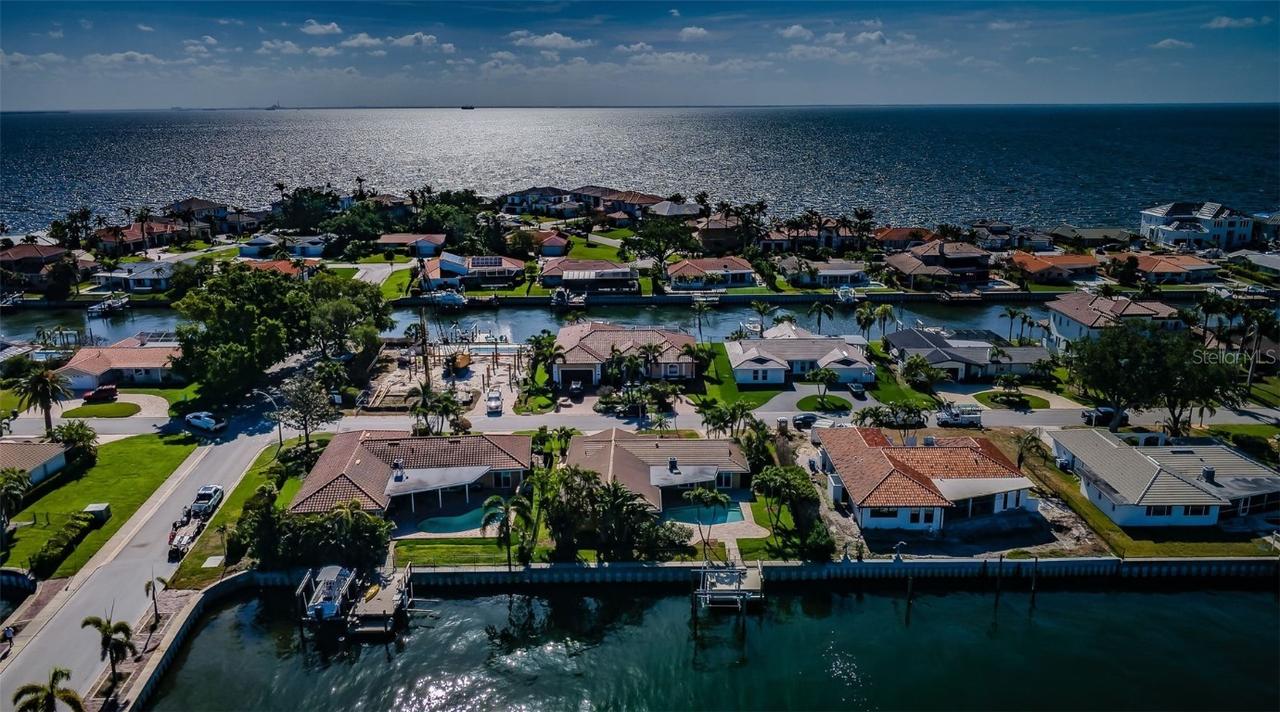 1989 Hawaii Ave., St Petersburg, FL 33703