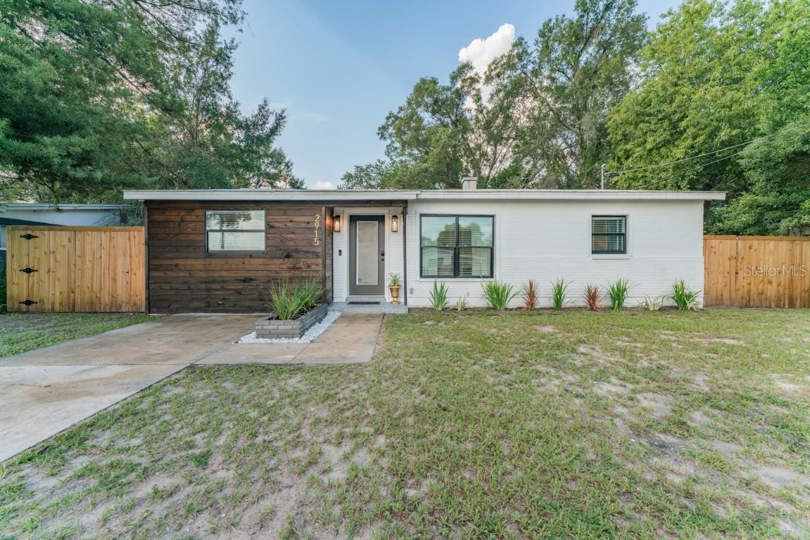2915 E Crawford St., Tampa, FL 33610