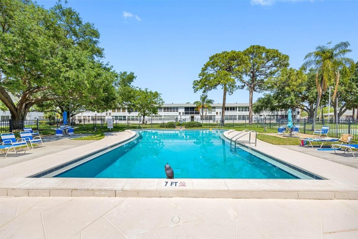 1000 79th Ave. #211, St Petersburg, FL 33702