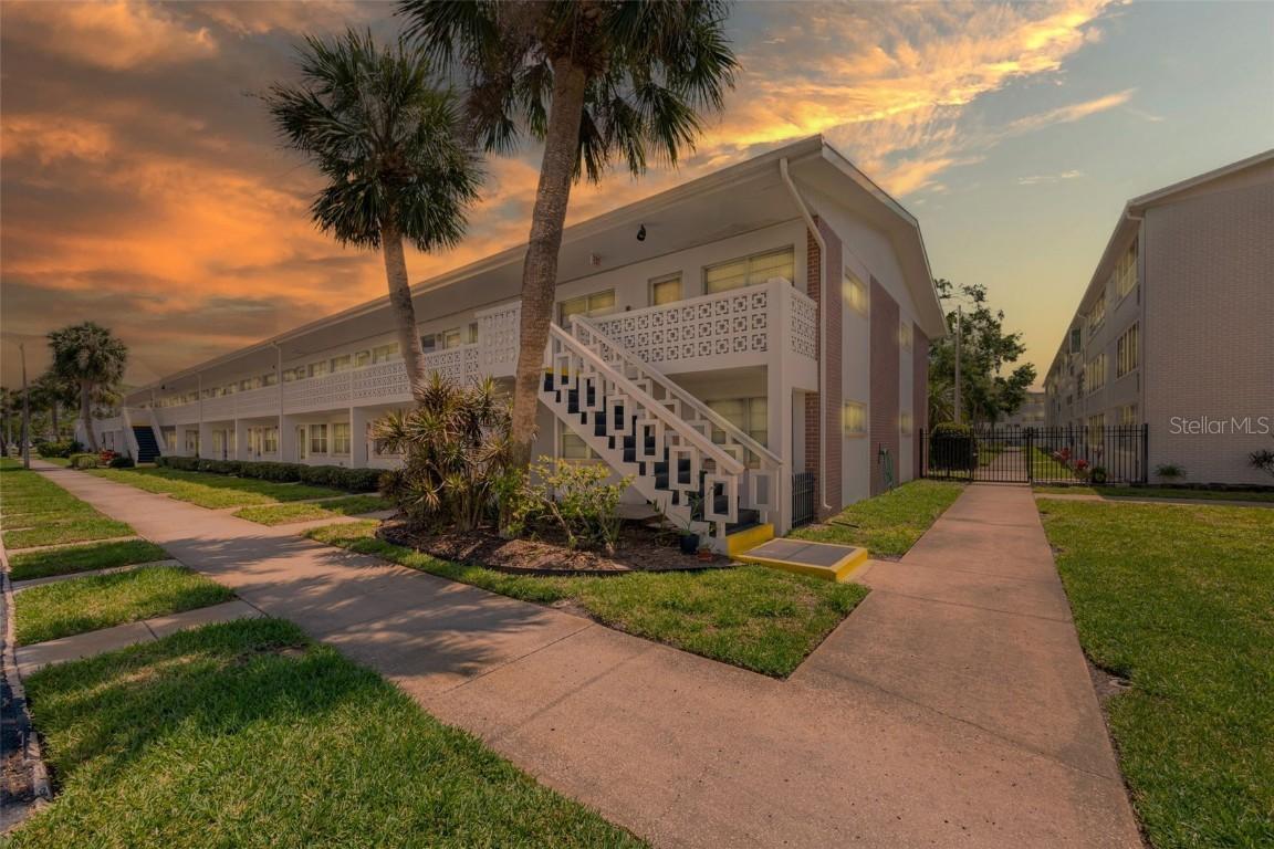 1000 79th Ave. #211, St Petersburg, FL 33702