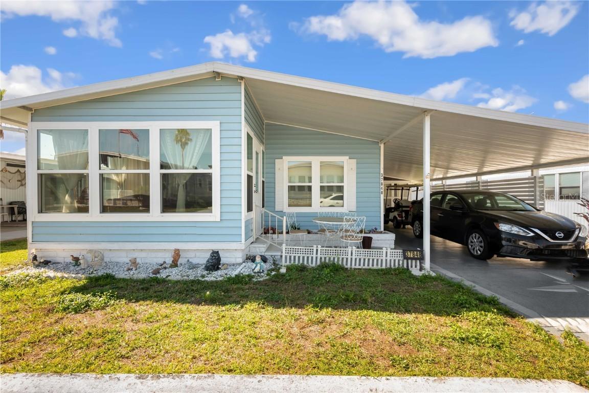 37848 Barcelona Ave., Zephyrhills, FL 33541