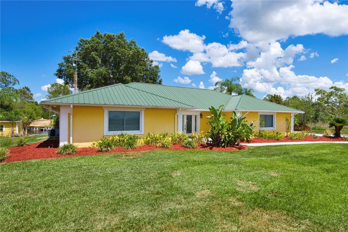 6589 Banyan Dr., Indian Lake Estates, FL 33855