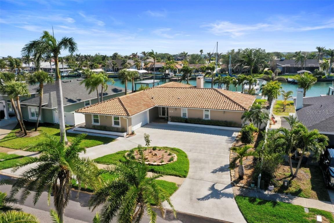 689 Island Way, Clearwater Beach, FL 33767