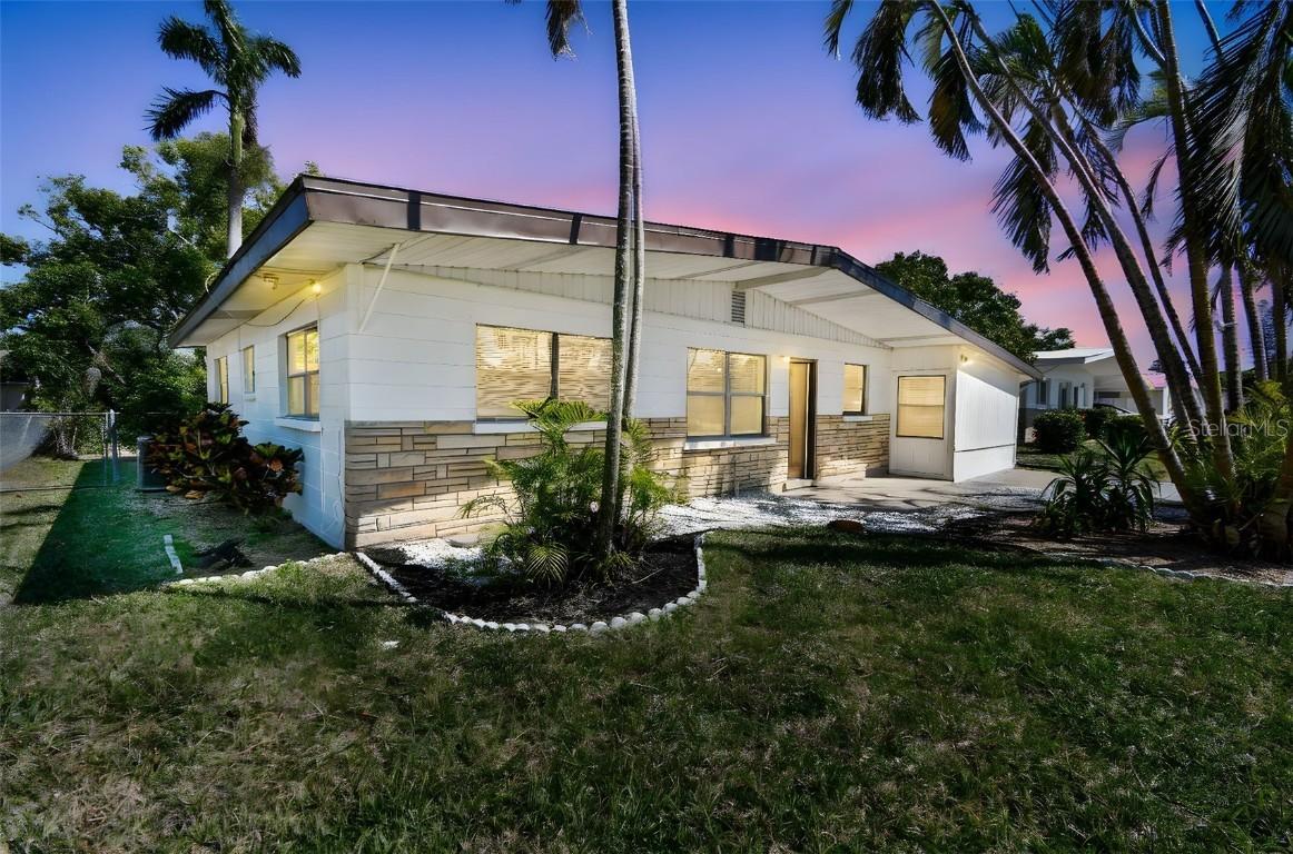 5619 New York Ave., Sarasota, FL 34231