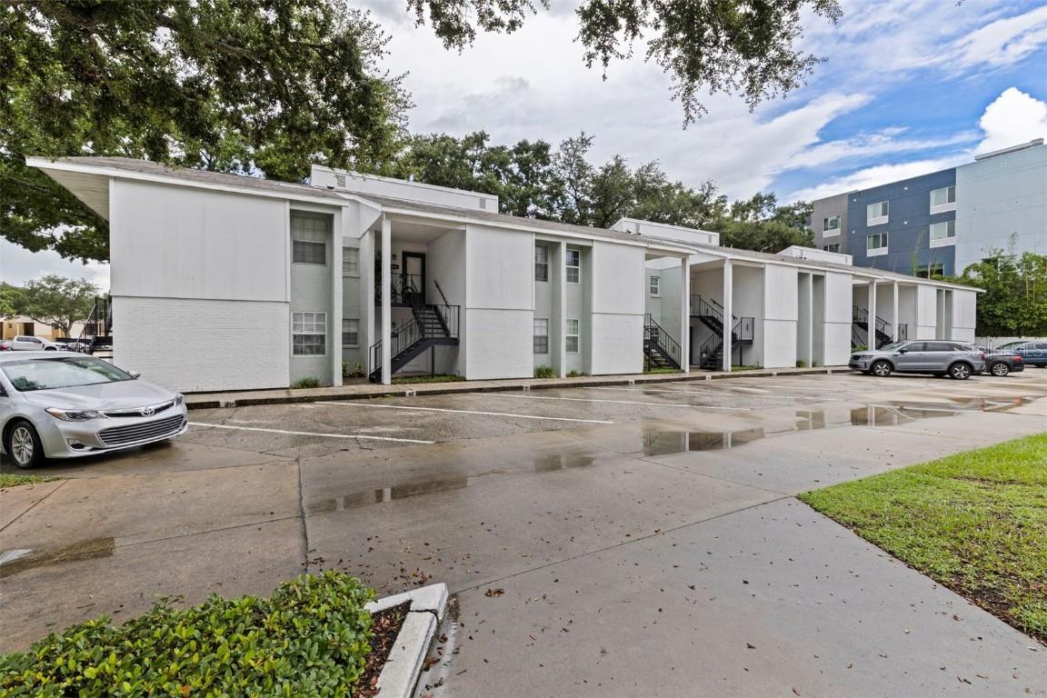 3803 N Oak Dr. #B21, Tampa, FL 33611
