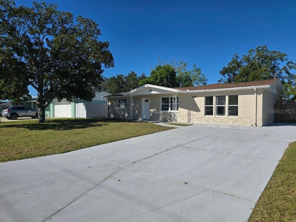12801 College Hill Dr., Hudson, FL 34667