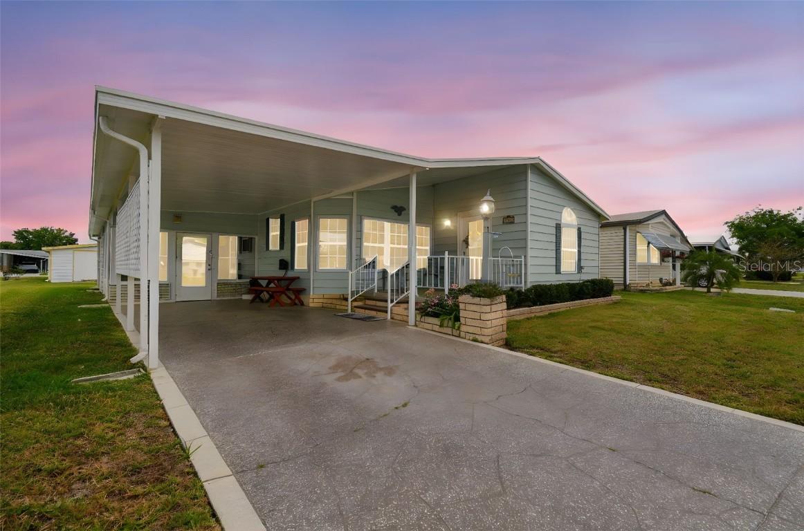 3912 Damian Dr., Zephyrhills, FL 33541