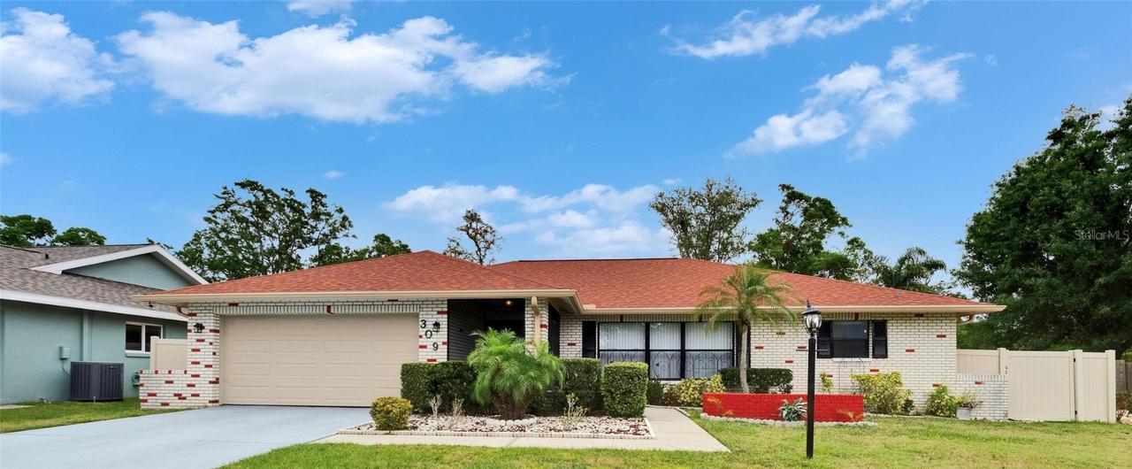 3092 Hillside Ln., Safety Harbor, FL 34695