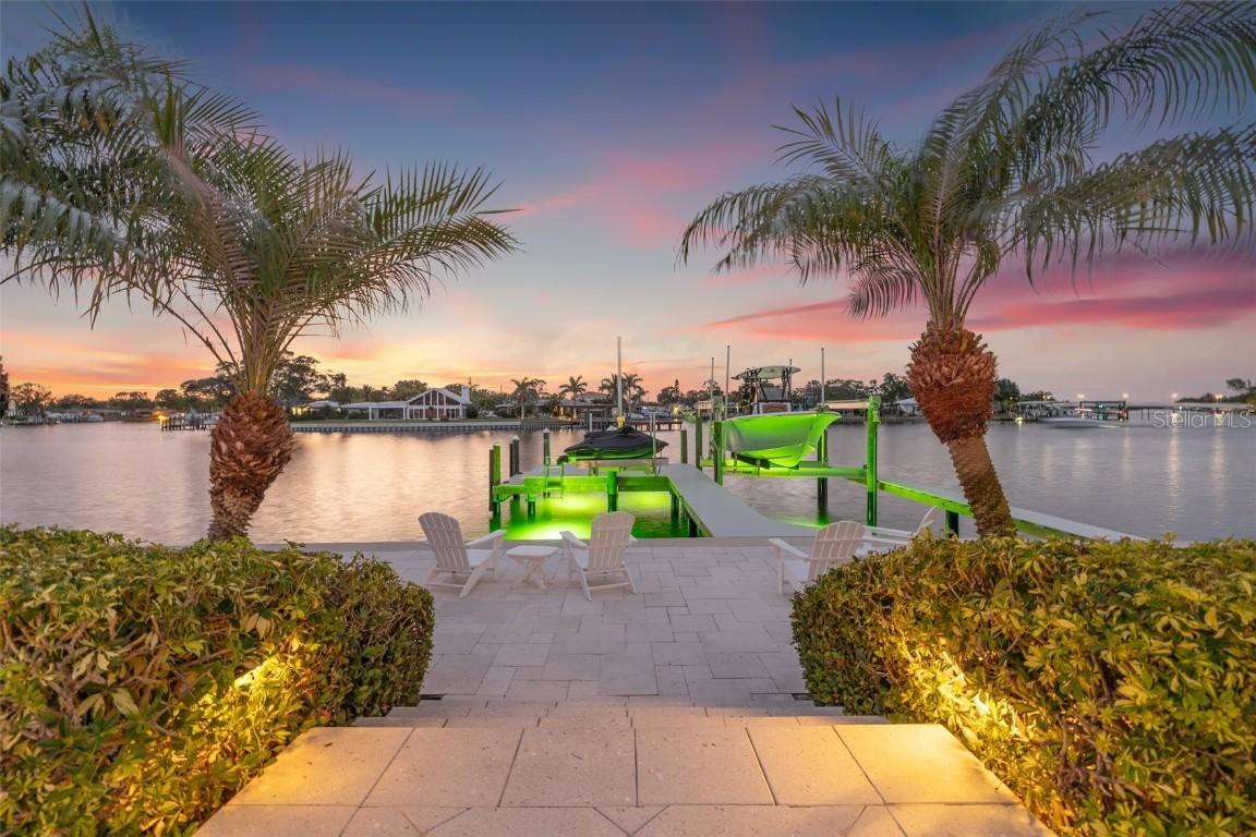 935 Eden Isle Dr., St Petersburg, FL 33704