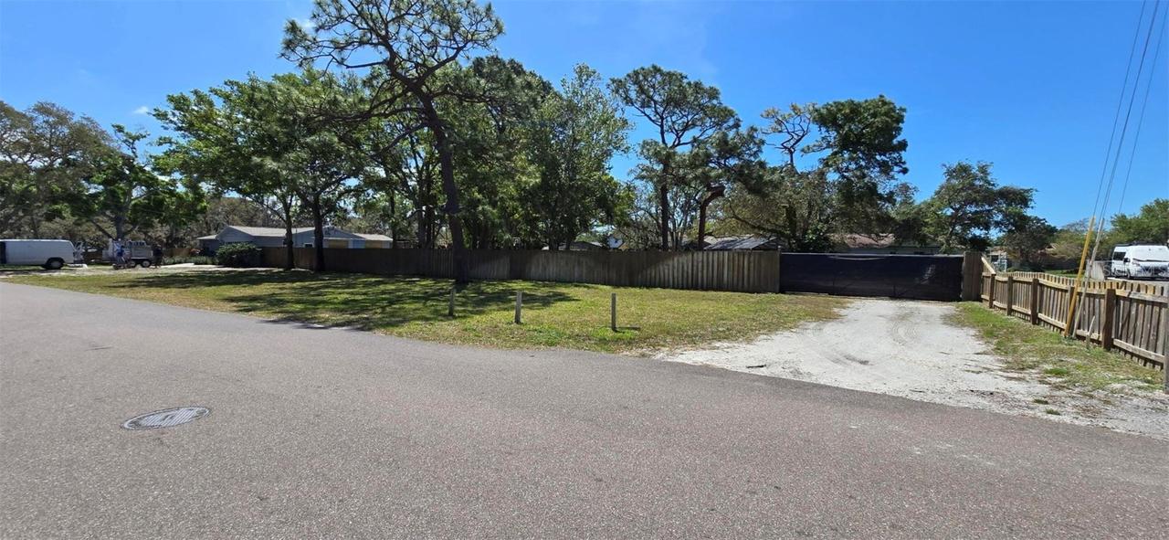 13296 98th Ave., Seminole, FL 33776