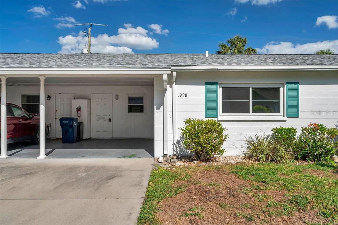 5998 Hibiscus Dr., Bradenton, FL 34207