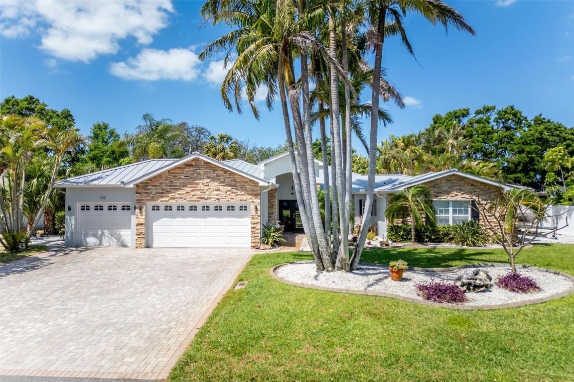102 Crestwood Ln., Largo, FL 33770