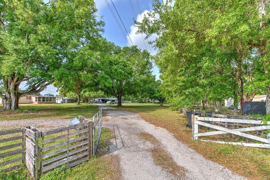 12909 Fairgreen Rd., Dover, FL 33527