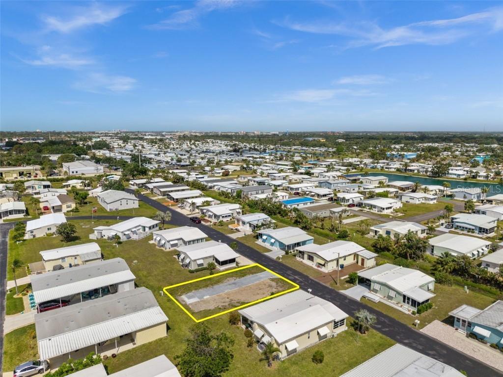 561 Longwood Dr., Venice, FL 34285